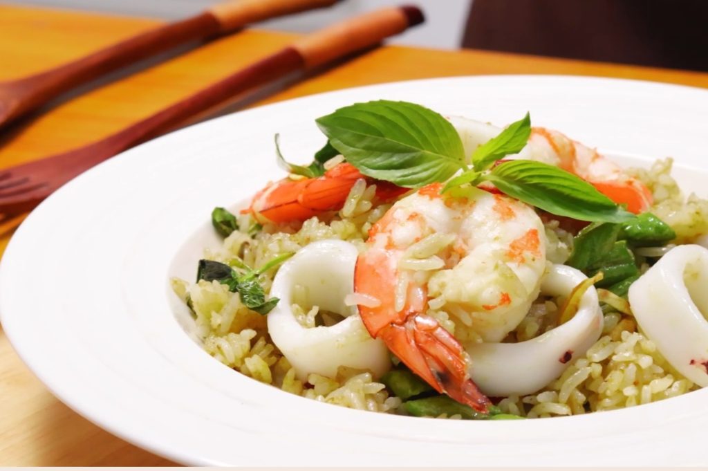 Image presents Green Curry Fried Rice with Seafood